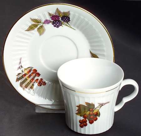 Evesham Gold Flat Cup & Saucer Set