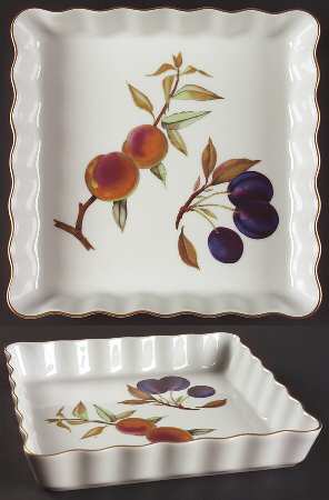 Evesham Gold 9" Square Fluted Dish
