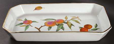 Evesham Gold 14" Rectangular Baker