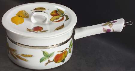 Evesham Gold 1.5 Quart Saucepan with Lid