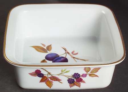 Evesham Gold 8" Square Baker