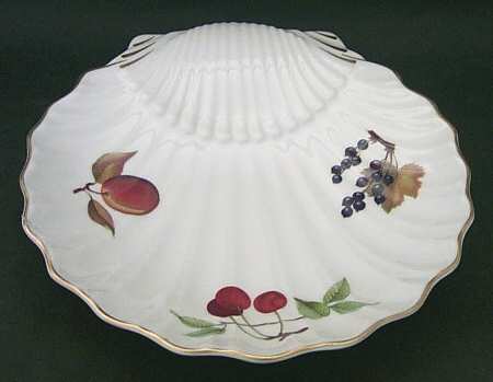 Evesham Gold Large Shell Shaped Dish