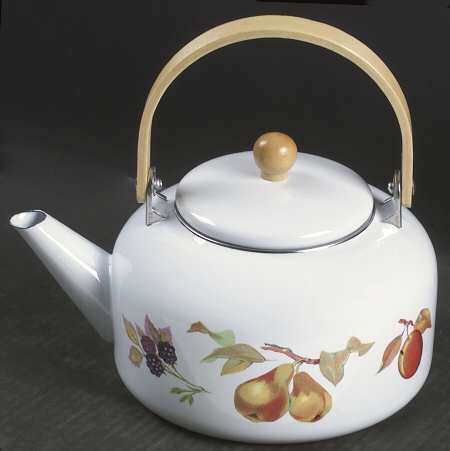 Evesham Gold Metal Kettle & Lid