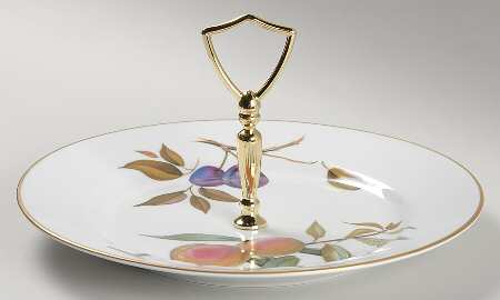 Evesham Gold Round Serving Plate with Handle (DP)