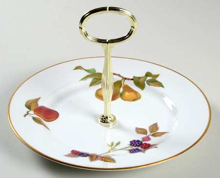 Evesham Gold Round Serving Plate with Handle (SP)