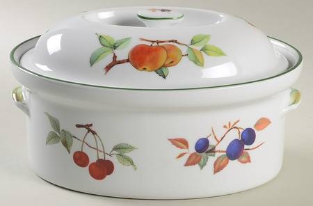 Evesham Vale 4.5 Pt Oval Deep Covered Casserole