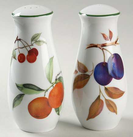Evesham Vale Oversized Salt & Pepper Set