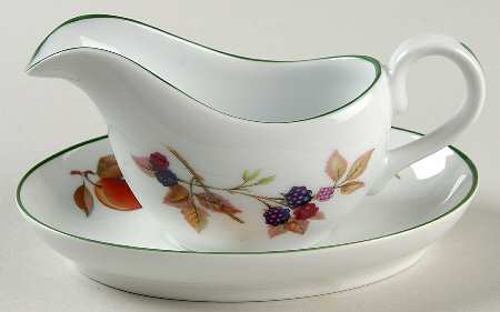 Evesham Vale Individual Gravy Boat & Plate