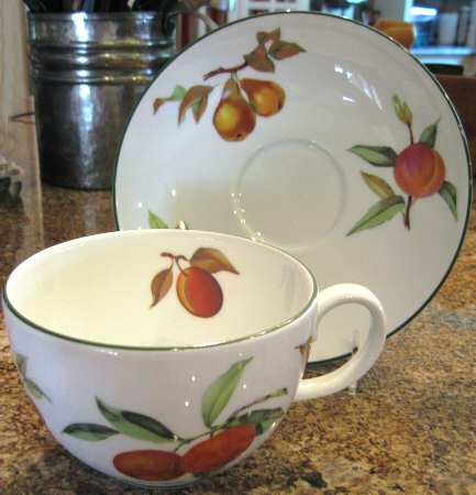Evesham Vale Jumbo Cup & Saucer Set