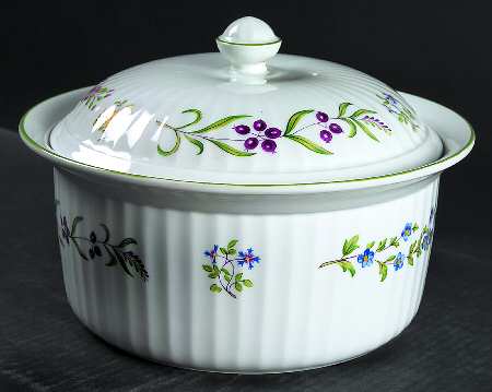 Fleuri 2.5 Qt Round Covered Casserole