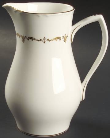 Gold Chantilly 32 Oz Pitcher