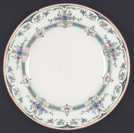Hollywood (Light Cream, Smooth) by Royal Worcester