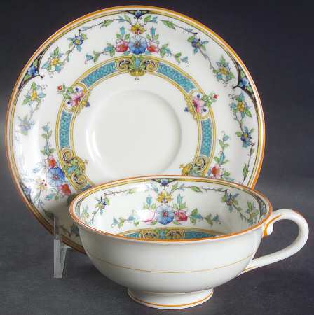 Hollywood (Light Cream, Smooth) Footed Cup & Saucer Set
