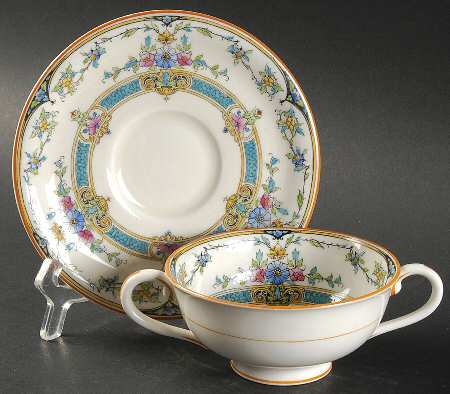 Hollywood (Light Cream, Smooth) Footed Bouillon Cup & Saucer