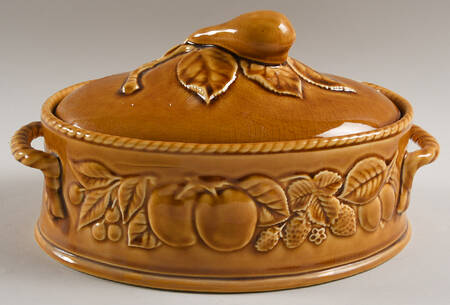 Honey Orchard 2 Quart Oval Covered Casserole