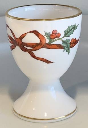 Holly Ribbons Single Egg Cup