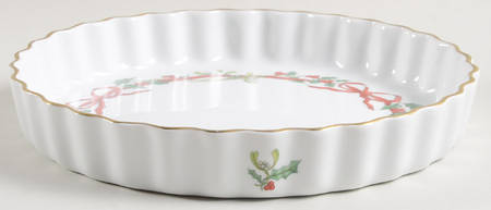 Holly Ribbons 8" Quiche