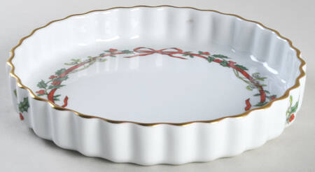Holly Ribbons 7" Quiche