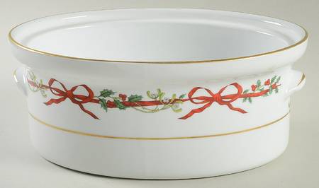 Holly Ribbons 2.5 Quart Oval Covered Casserole No Lid