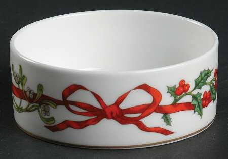 Holly Ribbons Round Box No Lid