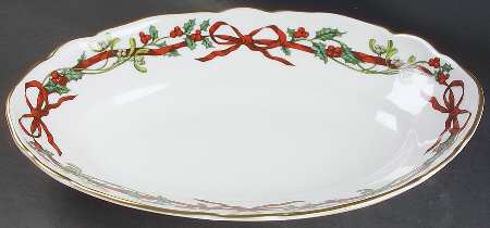 Holly Ribbons Oval Scalloped Dish