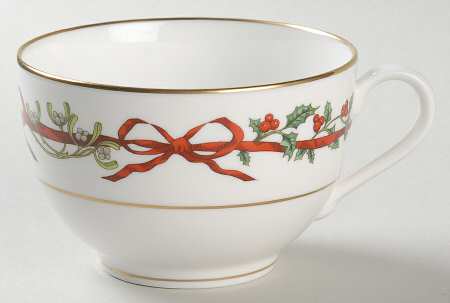 Holly Ribbons Breakfast Cup