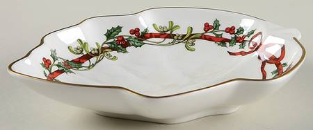 Holly Ribbons Leaf Shaped Dish