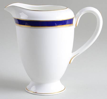 Howard-Cobalt Blue (Gold Trim) 24 Oz Pitcher