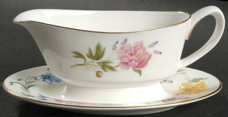Kentmere Gravy Boat with Attached Underplate