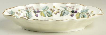 Lavinia (White Body, Bone) 10" Scalloped Bowl