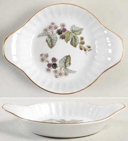 Lavinia (White Body, Bone) 7" Eared Round Egg Dish