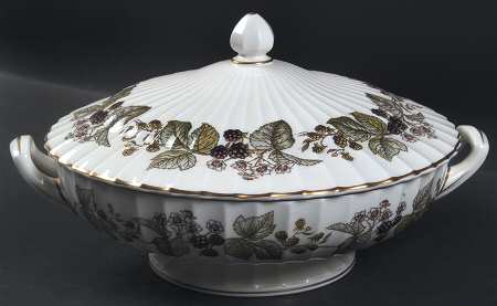 Lavinia (White Body, Bone) Round Covered Vegetable
