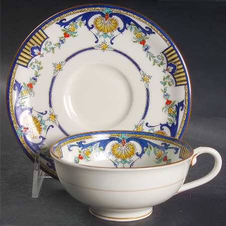 Lille Flat Cup & Saucer Set