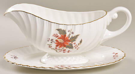Lynbrook Gravy Boat & Underplate