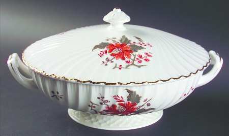 Lynbrook Round Covered Vegetable