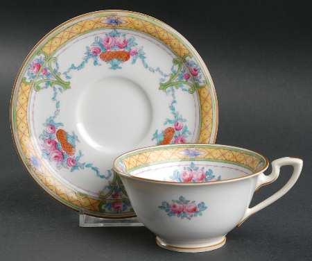 Marlowe Footed Cup & Saucer Set