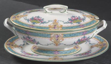 Marlowe Sauce Boat & Lid with Underplate