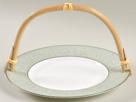 Mirage 5 3/8"-5 5/8" Bamboo Handled Serving Plate  HC