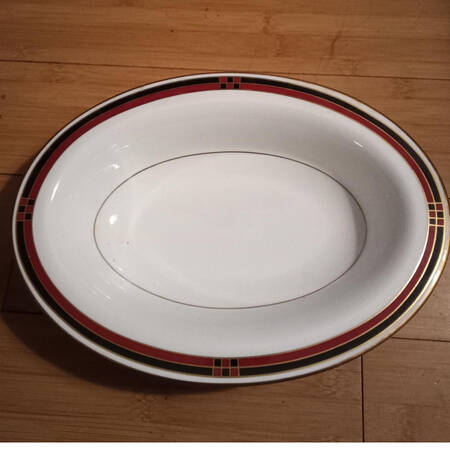 Mondrian 9" Oval Vegetable Bowl