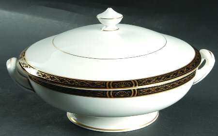 Mountbatten Black Round Covered Vegetable
