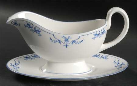 Petite Fleur Blue (Smooth) Gravy Boat & Underplate