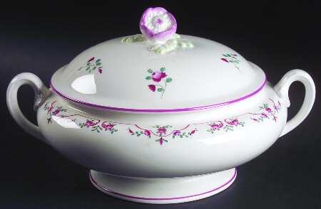 Petite Fleur Pink (Smooth) Round Covered Vegetable