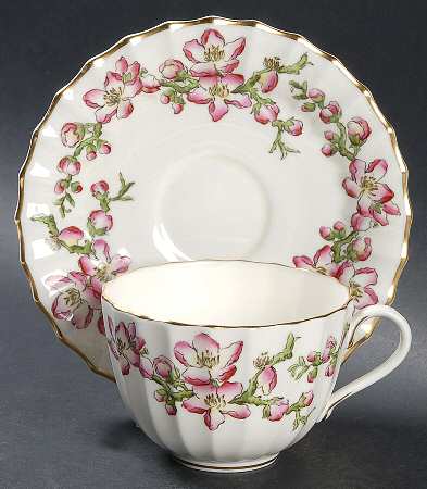 Pomona Flat Cup & Saucer Set