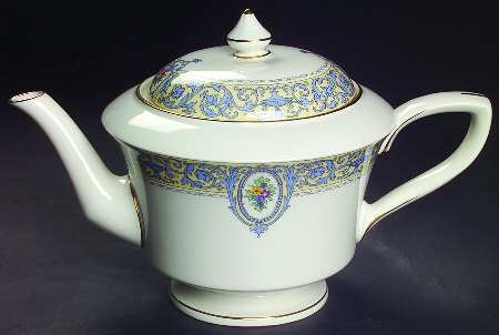 Portia (Z1407-1) Teapot & Lid