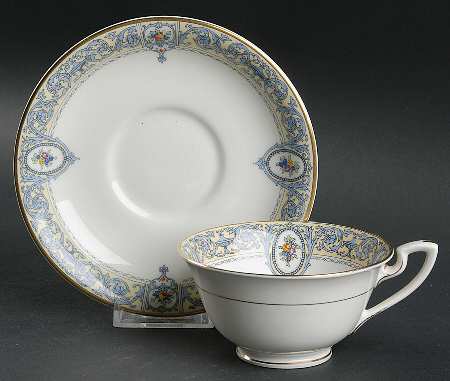 Portia (Z1407-1) Footed Cup & Saucer Set