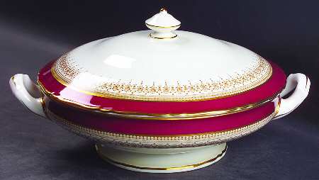 Regency Ruby Round Covered Vegetable