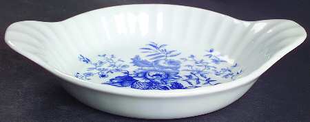 Rhapsody 7" Eared Round Egg Dish