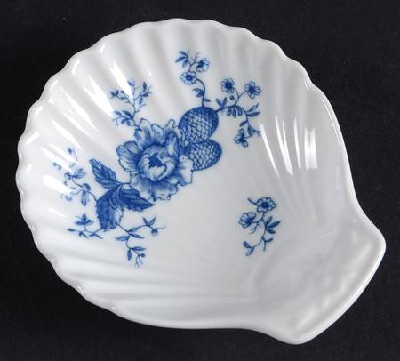 Rhapsody Shell Shaped Dish