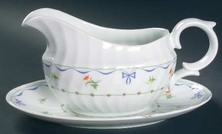 Ribbons & Bows Gravy Boat & Underplate