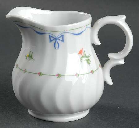 Ribbons & Bows Creamer